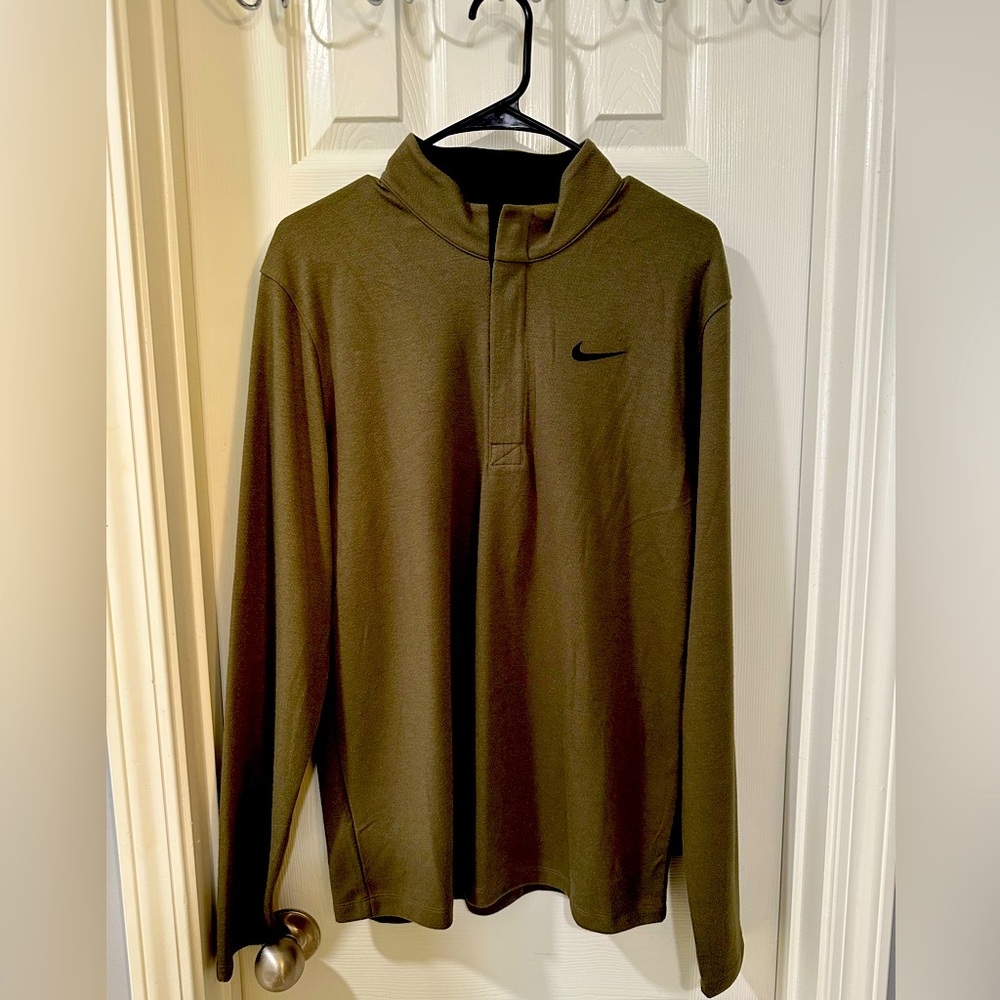 1/4 zip Nike sweater. I’m great condition, only used once. Size M